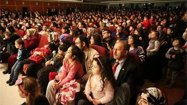 Büyükşehir'den her yaşa tiyatro