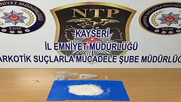 Zehir taciri iki kişi yakalandı