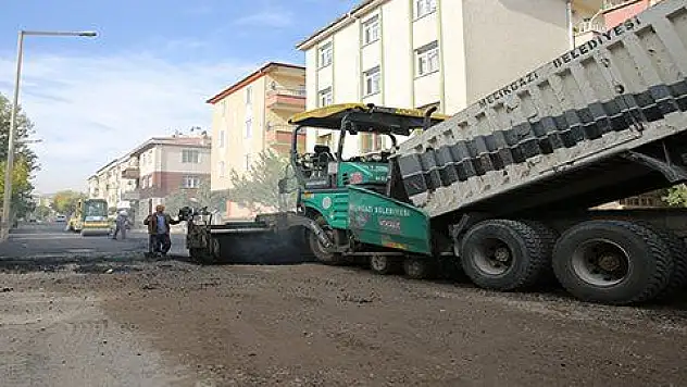 Tacettin Veli Mahallesi'nde 2 bin 200 ton asfalt kullanıldı 