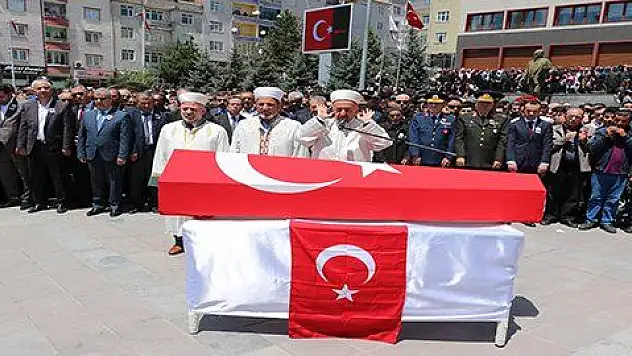 Şehit Mehmet Köklü, son yolculuğuna uğurlandı 