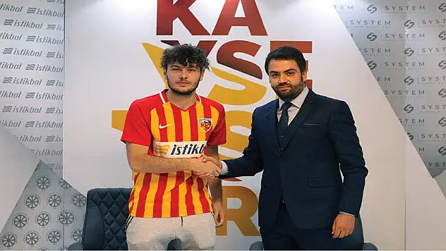 Kayserispor, Furkan Polat ile 5 yıllık sözleşme imzaladı