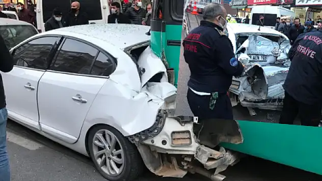 Feci kazada 2'si ağır 7 yaralı