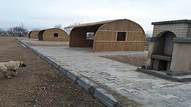 Sultan Sazlığı 'nda 8 kamelya yapıldı