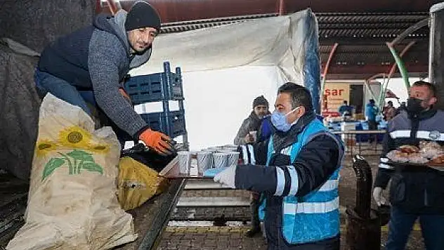 Talas'ta pazar esnafına sıcak çorba