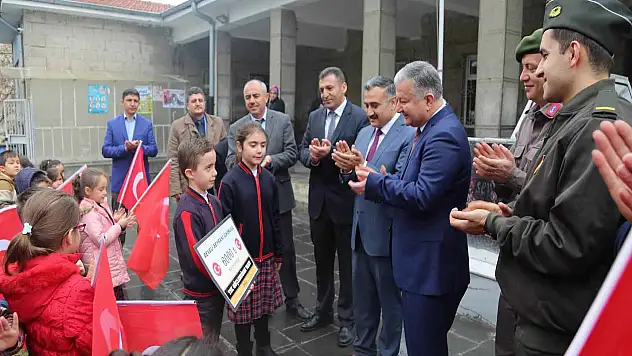 Seyrani İlkokulu öğrencileri Mehmetçik'i unutmadı