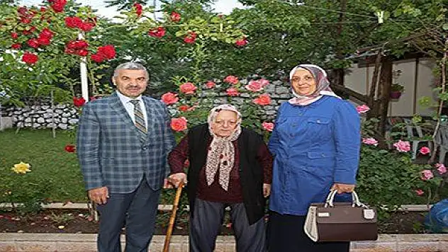 Çelik, 'İki ayda 400'e yakın yaşlımıza evde sosyal destek hizmeti verdik'