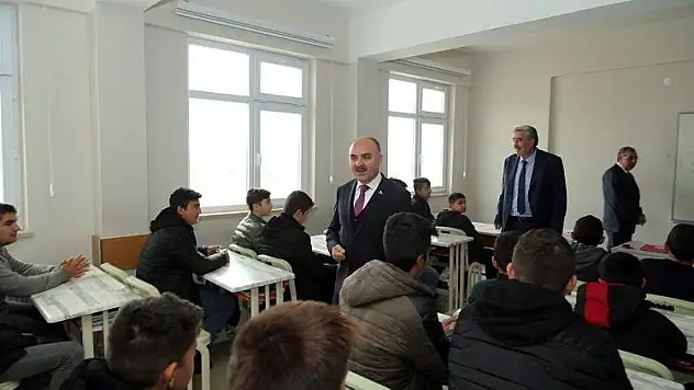 Vali Günaydın'dan Öğrencilere Kayserispor Maçına Götürme Sözü