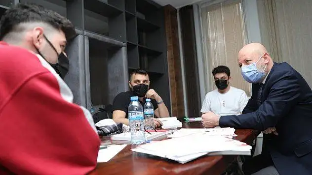 Kocasinanlı gençler, Gençlik merkezinde sınava hazırlanıyor