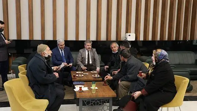 Başkan Palancıoğlu'ndan vatandaşlara çay ikramı