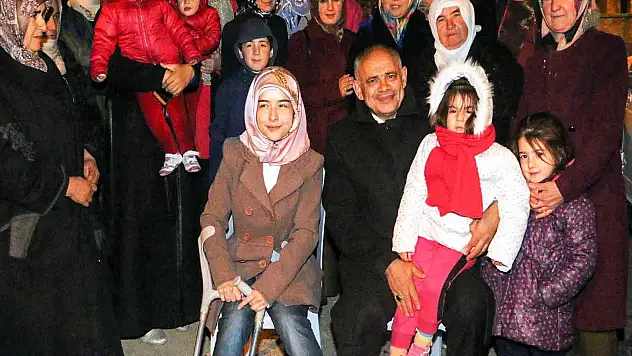 Başkan Öztürk 100. yıl mahallesinde vatandaşlarla buluştu 