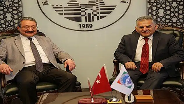 Başkan Büyükkılıç Araştırma Üniversitesi olan ERÜ'yü tebrik etti