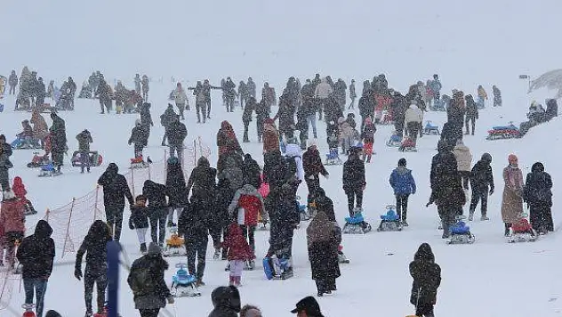 Erciyes'te hafta sonu yoğunluğu