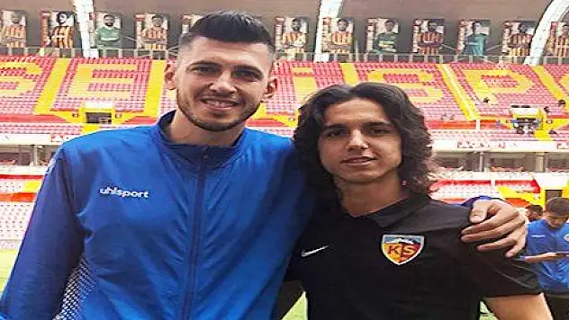 Bu kez rakip oldular 