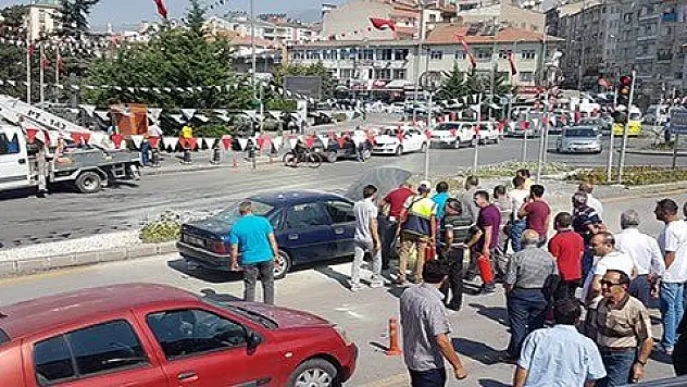 Seyir halindeki otomobil yandı