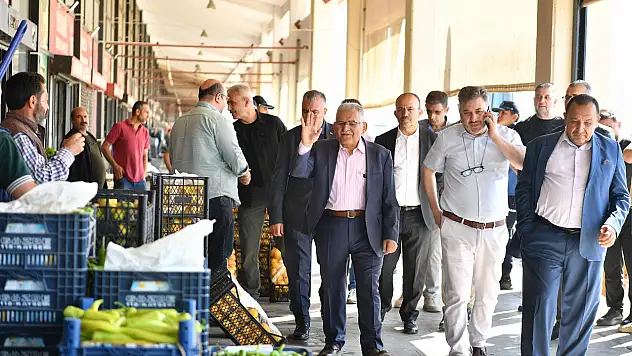 Kayseri Hal Kompleksi'nde sabah mesaisi