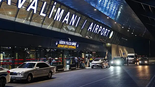 Kayseri Havalimanı'nda metrekaresi 83 bin TL'ye kiraya verilecek!