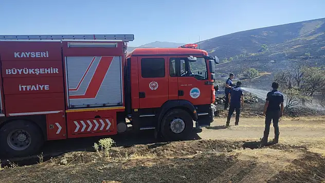 Kayseri İtfaiyesi yangından yangına koşuyor! Bu sefer komşuya yetiştiler...