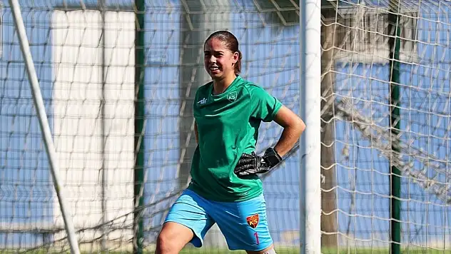 Kayseri Kadın Futbol Kulübü kaleci Yağmur Karademir'e veda etti