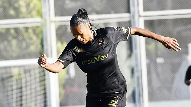 Kayseri Kadın Futbol Kulübü'nün golcüsü Moise'ye Milli davet!