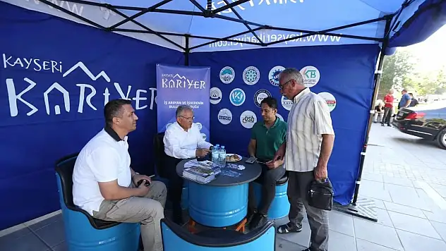 Kayseri Kariyer Merkezi Nisan'da rekor kırdı: Yüzlerce kişi işe yerleşti