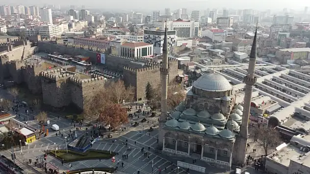 Kayseri kısa kısa: Şehir Hastanesi, Aşkın Genç, Öğretmenevi, Kayserispor...