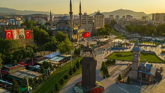 Kayseri Kısa Kısa: Üniversite Öğrencisi, Trafik Kazası, Sanayi Başarısı, 4 Milyarlık Proje, Kayserispor...