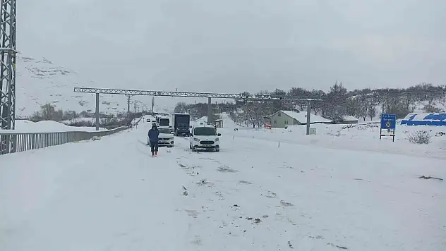 Kayseri-Malatya yolunda mahsur kalan yolcular, Gürün ilçesinden uğurlandı