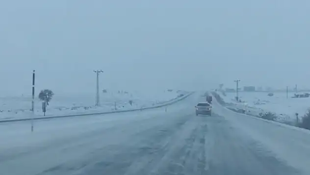 Kayseri-Malatya Karayolu'nda ulaşıma kar engeli!