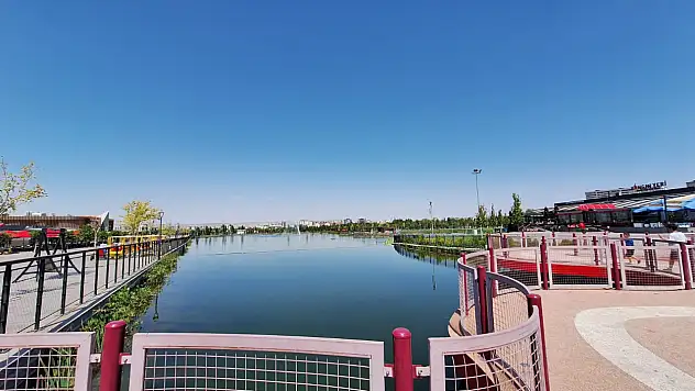 Kayseri Millet Bahçesi'nde akşam fark edilmeyen detay gündüz gün yüzüne çıktı