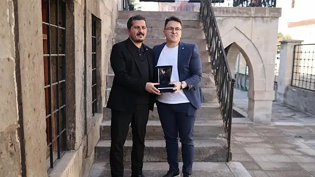 Kayseri'nin birikimini Ankara'da taşıyacağım diyerek görevinden istifa etti