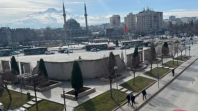 Kayseri'nin en işlek caddesinde yine kaza!