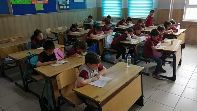 Kayseri'nin hikâyesi sınıflara taşındı: Kültürel miras kitapları ilkokullarla buluşuyor