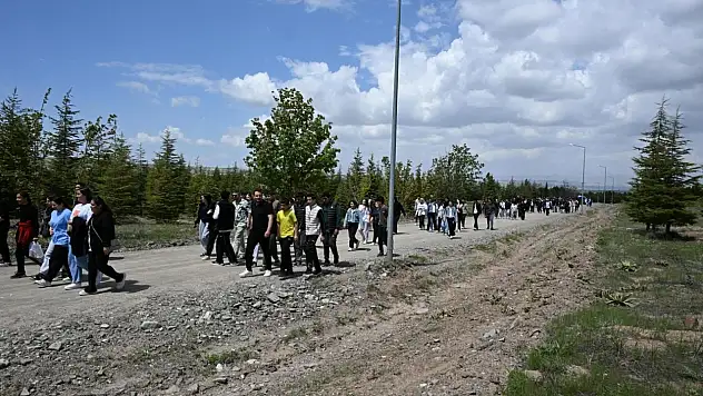 Kayseri'nin ilçe Kaymakamı yine öğrencilerle bir arada!
