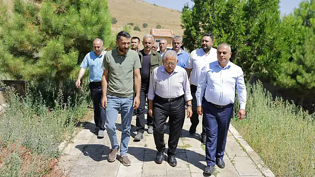 Kayseri'nin kırsalına yatırım: Başkan Büyükkılıç'tan su ve yol müjdesi