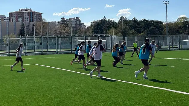 Kayseri'nin kızları sahaya çıktı… Millî Takım'a kim girecek?