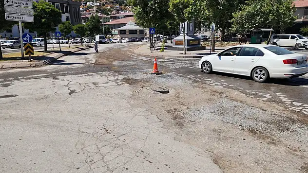 Kayseri'nin o ilçesinde çukur tehlikesi: Sürücüler mağdur!