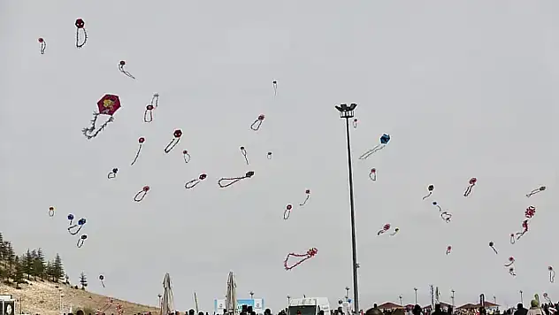 Kayseri'nin o ilçesinde gökyüzü o tarihte rengarenk olacak!