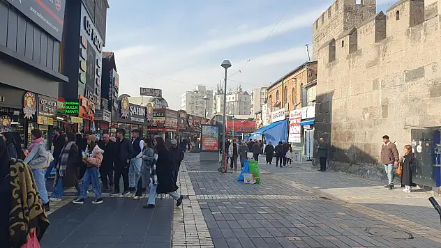 Kayseri'nin o ilçesinde her hafta ücretsiz meyve dağıtılıyor