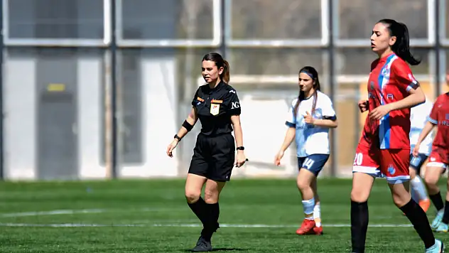 Kayseri'nin tek Kadın Bölgesel Hakemi Merve Nur Topaktaş oldu