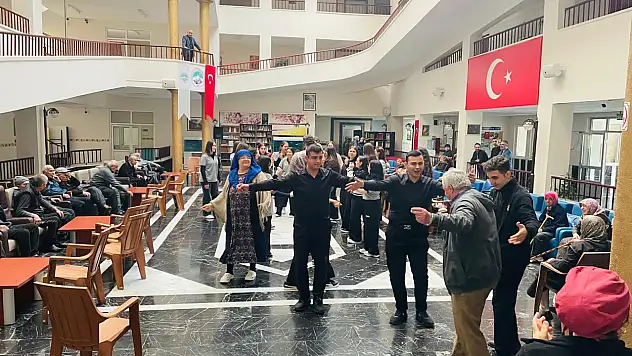 Kayseri'nin ulu çınarlarına anlamlı ziyaret: Bayramda gönüllere dokundular!