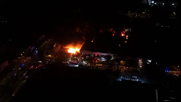 Kayseri OSB'de fabrika yangını 4 saattir sürüyor