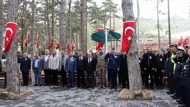 Kayseri Polis Şehitliği'nde anma töreni düzenlendi