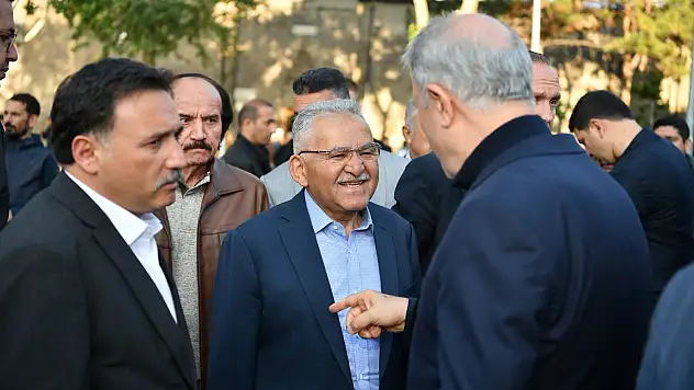 Kayseri protokolü bayram namazında buluştu