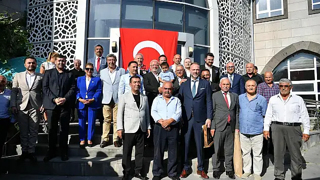 Kayseri protokolü dağıtım törenine katıldı!