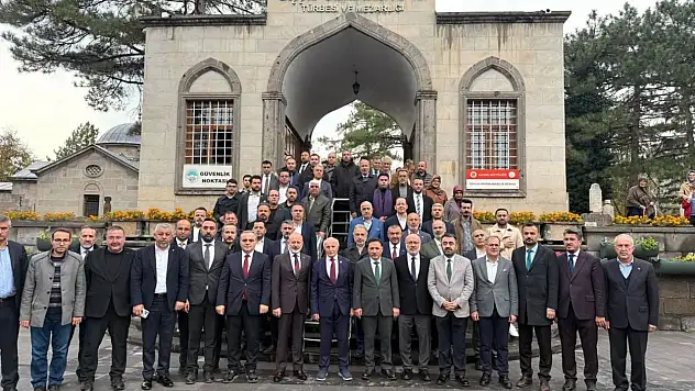 Kayseri protokolünden Seyyid Burhaneddin-i Veli Türbesine ziyaret