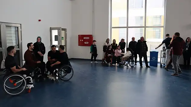 Kayseri Şehir Hastanesi'nde başarılı sporcular için tören düzenlendi