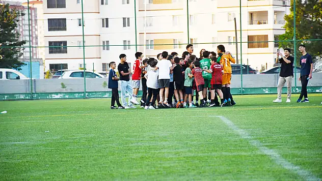 Kayseri U13 Ligi'nde şampiyon Fatih Yurt Spor Kulübü