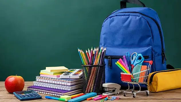 Kayseri Ülkü Ocakları'ndan öğrencilere kırtasiye desteği