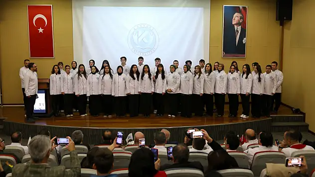 Kayseri Üniversitesi'nde mutfağa ilk adım: Geleceğin şefleri önlüklerini giydi