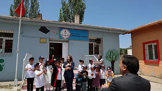 Kayseri valisi, küçük öğrencinin 'Vali olmak istiyorum' davetine kayıtsız kalmadı